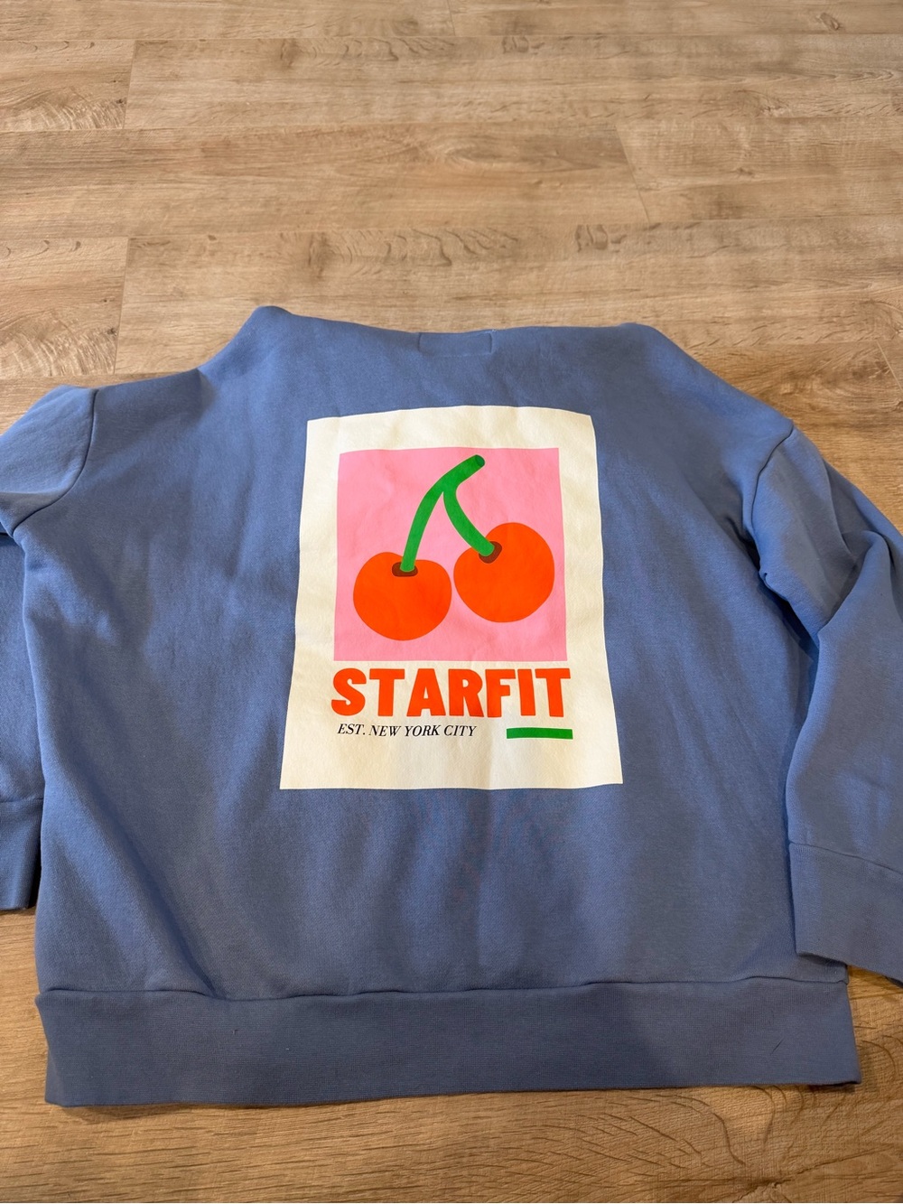 Starfit Blue Cherry Graphic Sweatshirt